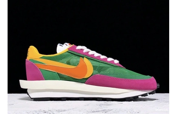 Pine BV0073-301 Green Nike Waffle  LD Sacai 0805
